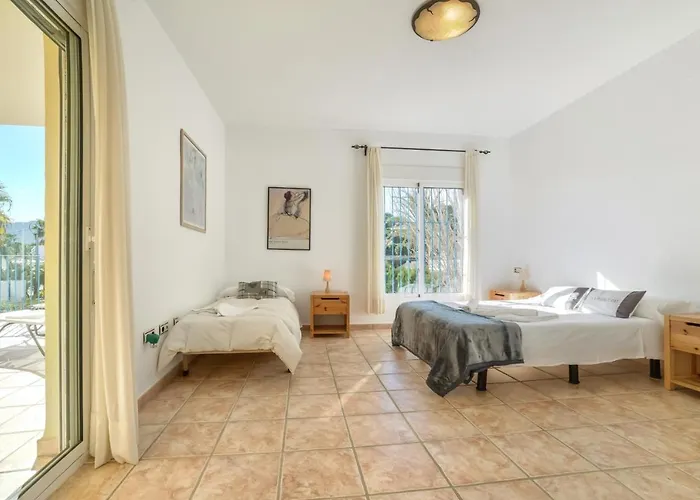 Gio - Plusholidays *